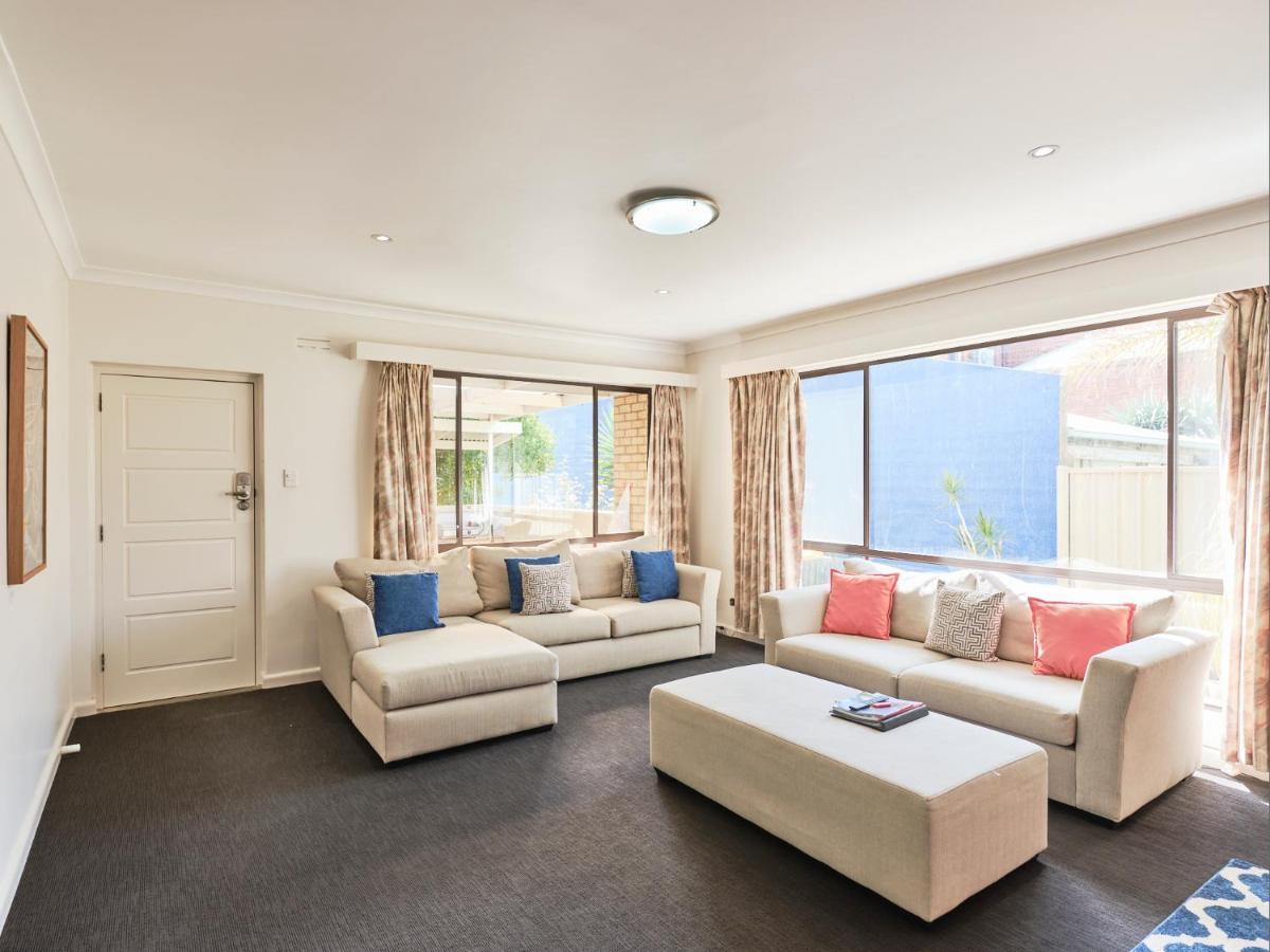 Skymirror Villa Sea Lake ภายนอก รูปภาพ